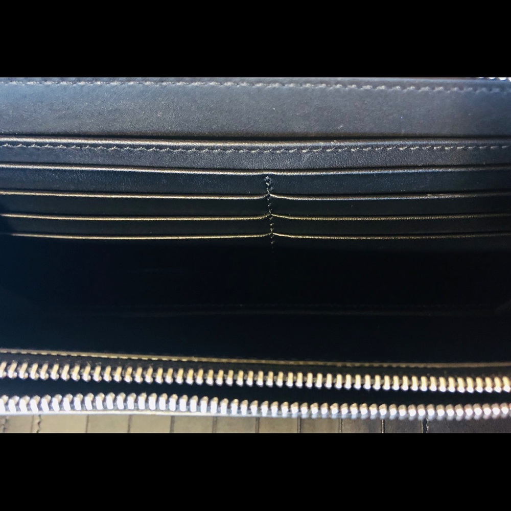 🤩🤩Brand New Burberry Wallet🤩🤩 - Picture 4 of 6